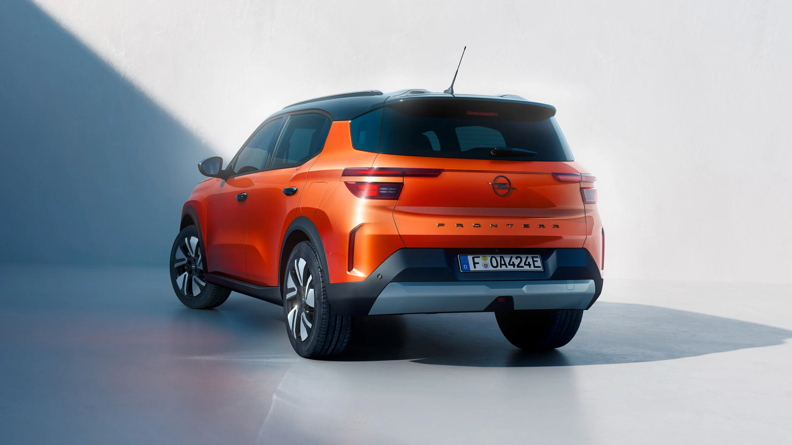 Opel reveal first images of new Frontera